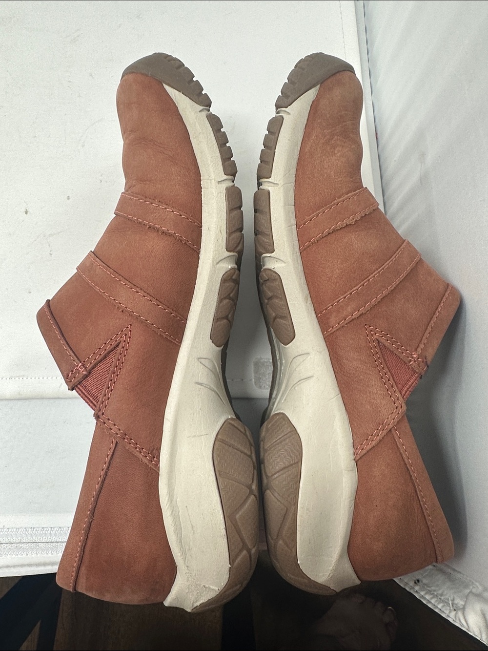 Merrell. Size 6.5 - Picture 3 of 7
